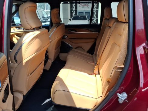 Used 2025 Jeep Grand Cherokee Summit AWD/4WD image 14