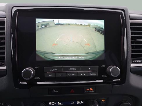 Used 2024 Nissan Frontier SL image 18