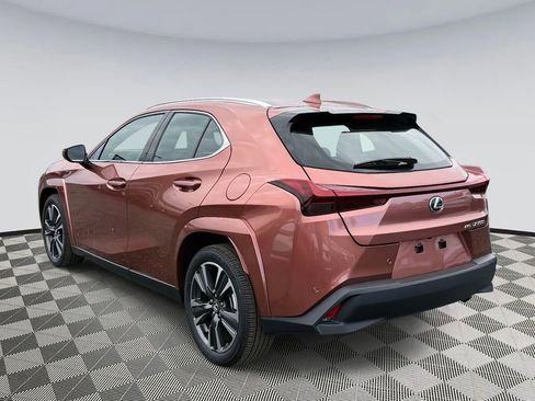 Used 2025 Lexus UX 300h AWD image 4