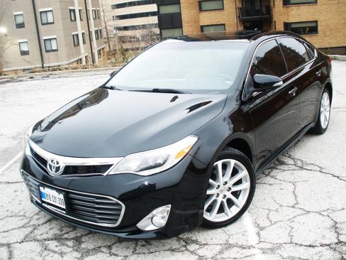 Used 2013 Toyota Avalon Limited image 1