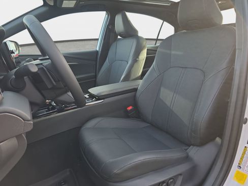 Used 2025 Toyota Camry XSE image 14