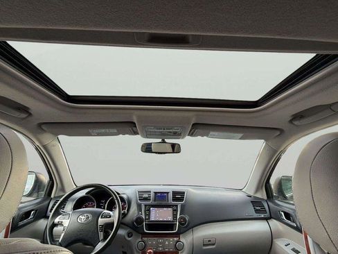 Used 2013 Toyota Highlander Limited AWD/4WD image 21