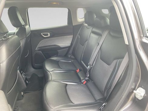 Used 2022 Jeep Compass Latitude w/ Sun and Sound Group FWD image 24
