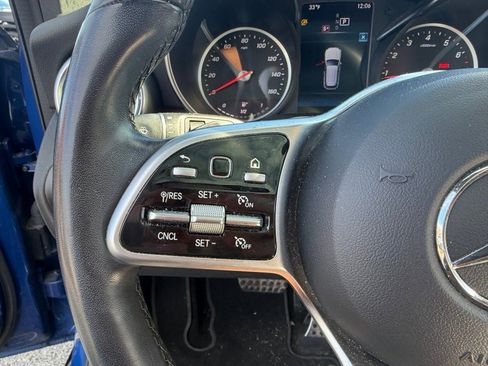 Used 2022 Mercedes-Benz GLC 300 4MATIC image 16