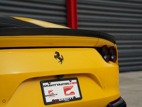 Used 2019 Ferrari 812 Superfast RWD image 15