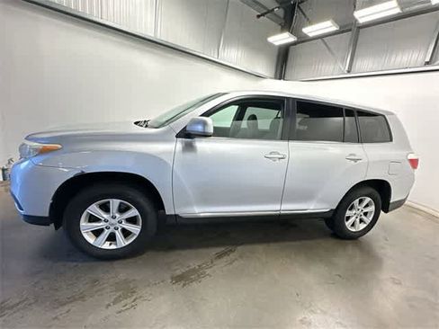 Used 2013 Toyota Highlander Plus image 2