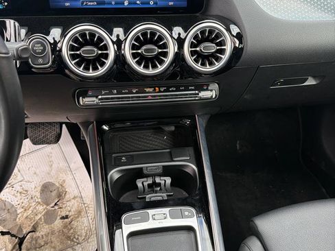 Used 2025 Mercedes-Benz GLA 250 4MATIC image 8