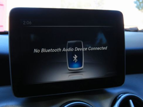 Used 2018 Mercedes-Benz GLA 250 4MATIC w/ Premium Package image 29