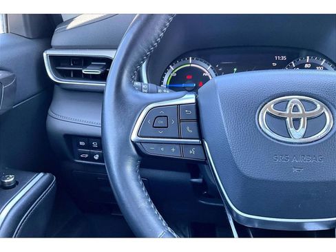 Used 2021 Toyota Highlander Platinum AWD/4WD image 11