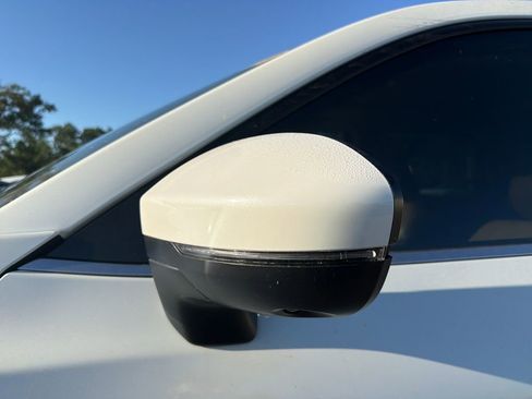 Used 2024 Nissan Pathfinder Platinum image 9