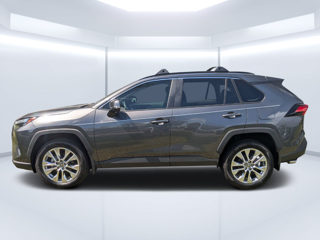 Used 2025 Toyota RAV4 XLE Premium FWD image 6