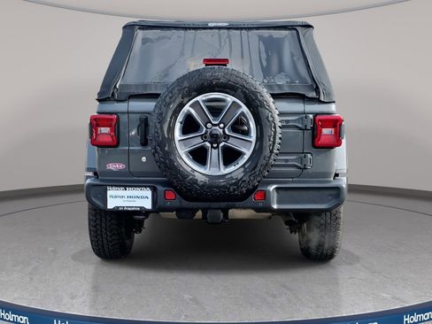 Used 2019 Jeep Wrangler Unlimited Sahara image 6