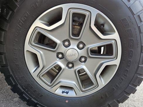 Used 2016 Jeep Wrangler Rubicon w/ Dual Top Group image 10