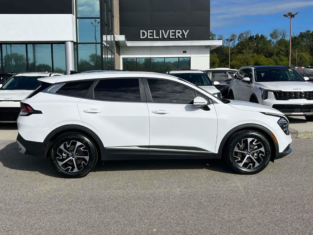 Used 2025 Kia Sportage EX FWD image 27