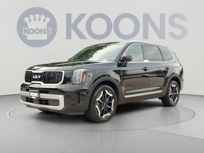 Used 2024 Kia Telluride EX w/ EX Captain's Chair Package