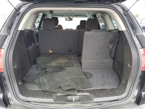 Used 2011 Chevrolet Traverse LT w/ Personal Connectivity Package image 7