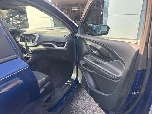 Used 2022 GMC Terrain SLE w/ Elevation Edition image 12