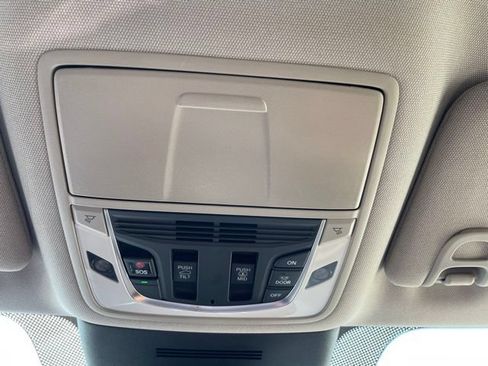 Used 2025 Acura MDX SH-AWD w/ Technology Package image 31