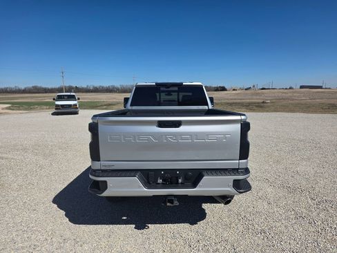 Used 2022 Chevrolet Silverado 2500 High Country image 4