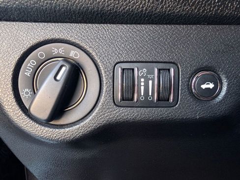 Used 2015 Dodge Challenger SXT w/ Driver Convenience Group image 30