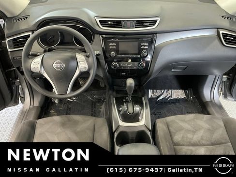 Used 2016 Nissan Rogue S w/ Appearance Package FWD image 8