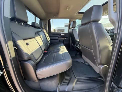 Used 2022 GMC Sierra 3500 Denali w/ Denali Black Diamond Edition AWD/4WD image 24