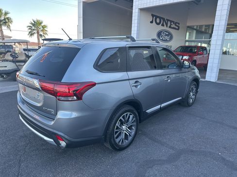Used 2016 Mitsubishi Outlander FWD image 8
