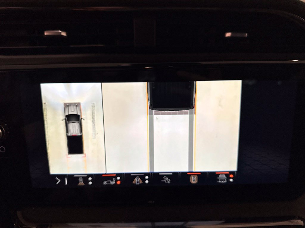 Used 2024 GMC Sierra 3500 AT4 w/ AT4 Premium Plus Package AWD/4WD image 40