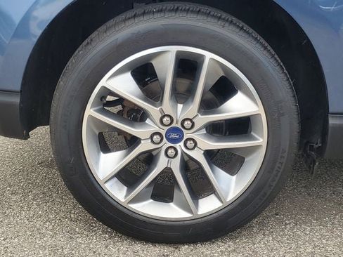 Used 2018 Ford Edge Titanium w/ Equipment Group 302A AWD/4WD image 35