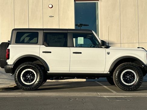 New 2025 Ford Bronco Big Bend w/ Black Diamond Package image 2