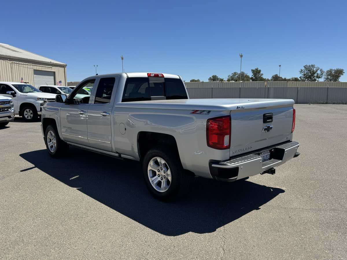 Used 2017 Chevrolet Silverado 1500 LTZ Z71 w/ LTZ Plus Package AWD/4WD image 7