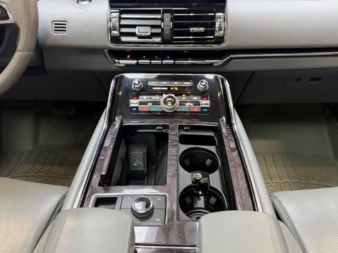Used 2020 Lincoln Navigator Reserve w/ Luxury Package AWD/4WD image 15