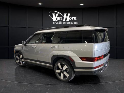 Used 2025 Hyundai Santa Fe Limited image 3