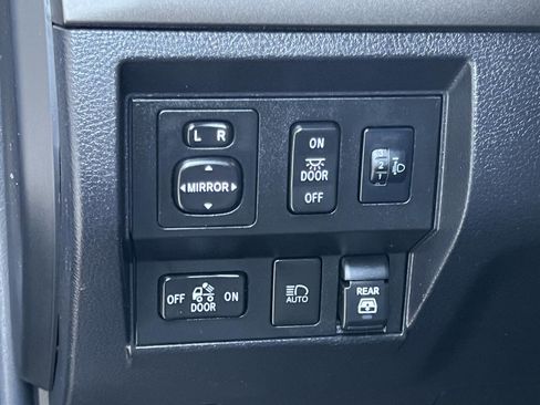 Used 2020 Toyota Tundra SR5 image 31