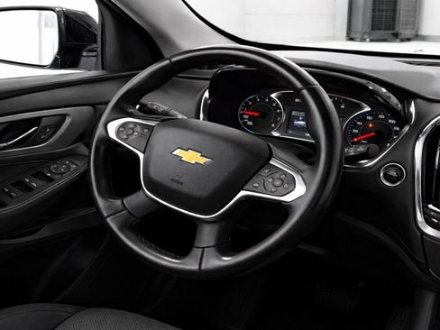 Used 2023 Chevrolet Traverse LT AWD/4WD image 9