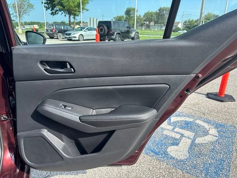 Used 2025 Nissan Altima 2.5 SV FWD image 41