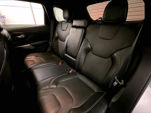 Used 2021 Jeep Cherokee Latitude Lux 80th Anniv w/ Quick Order Package 26U 80TH image 25