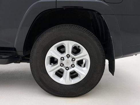 Used 2019 Toyota 4Runner SR5 Premium AWD/4WD image 28