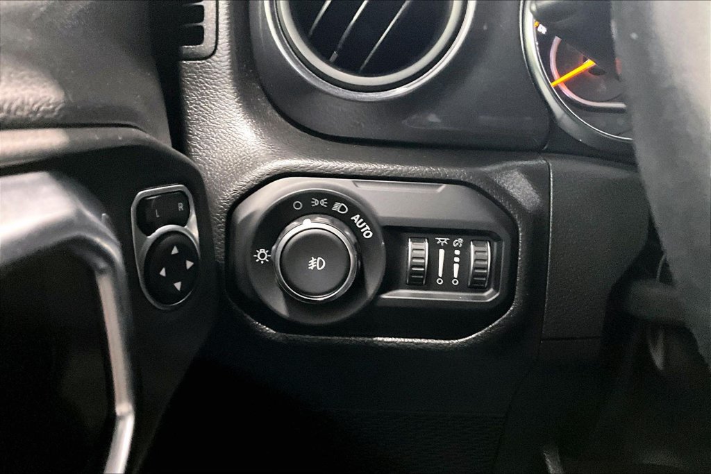 Used 2022 Jeep Wrangler Unlimited Sport AWD/4WD image 16