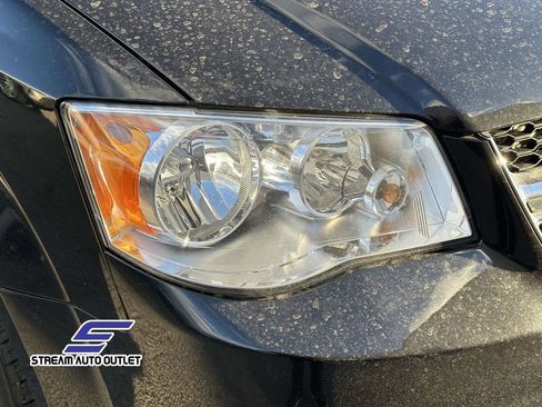 Used 2019 Dodge Grand Caravan SE w/ UConnect Hands-Free Group image 10