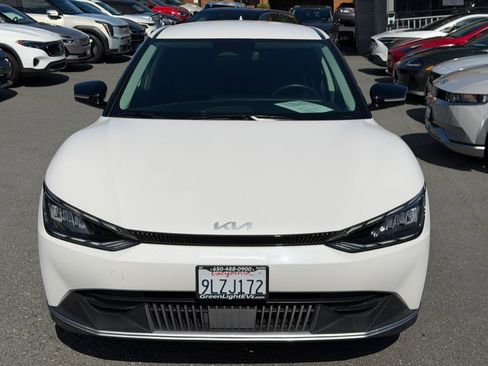 Used 2024 Kia EV6 Light AWD/4WD image 2