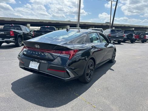 New 2026 Hyundai Elantra SEL Sport Premium FWD image 7