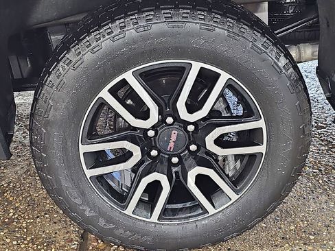 Certified 2023 GMC Sierra 1500 AT4 w/ AT4 Preferred Package image 39