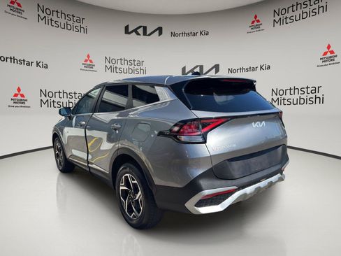 Used 2023 Kia Sportage LX AWD/4WD image 3