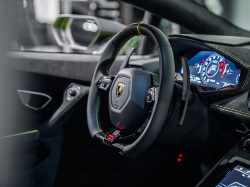 Used 2024 Lamborghini Huracan Sterrato AWD/4WD image 22