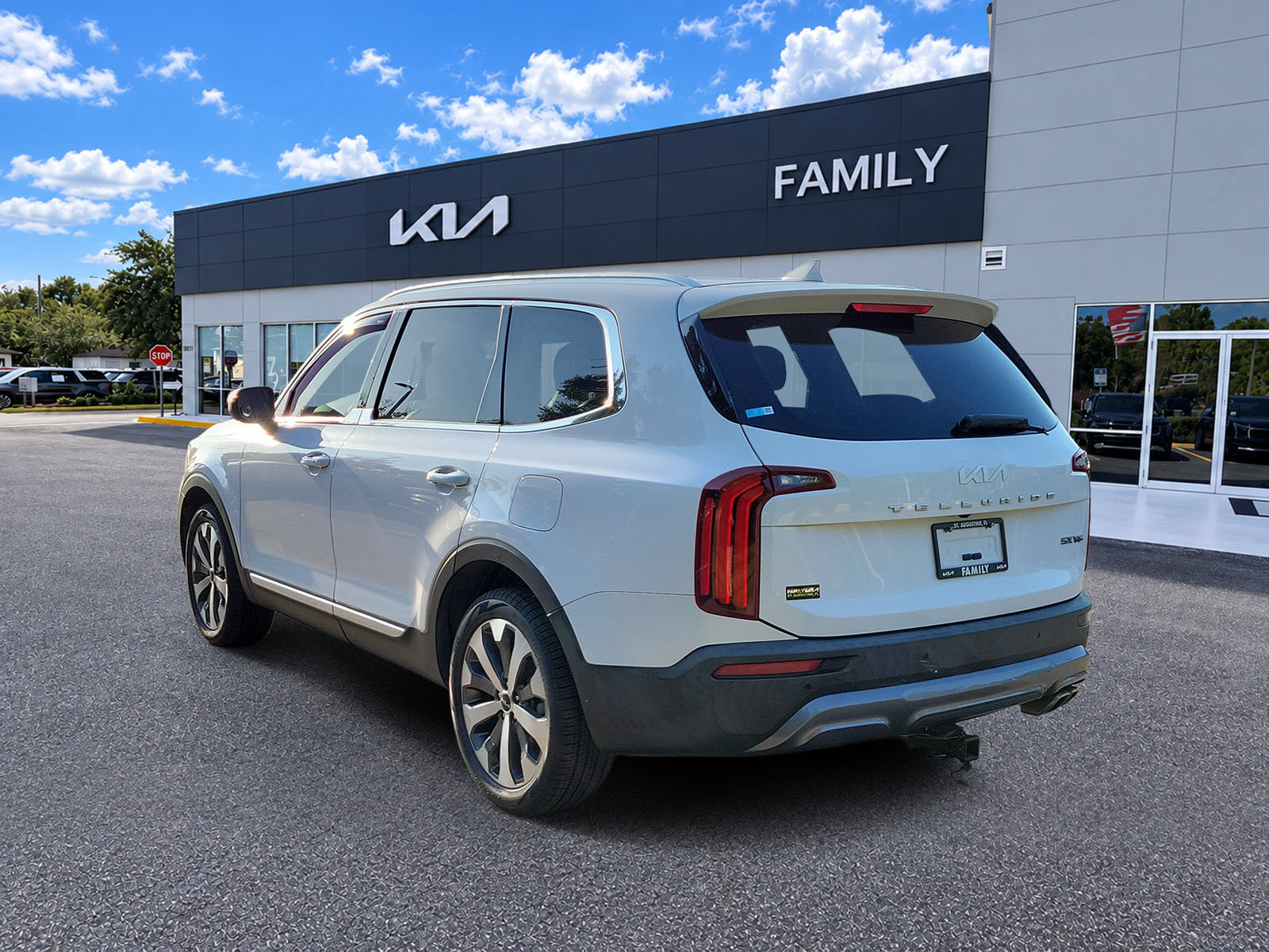 Certified 2022 Kia Telluride EX w/ EX Premium Package FWD image 3