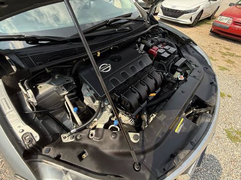 Used 2014 Nissan Sentra SR w/ SR Driver Package FWD image 40