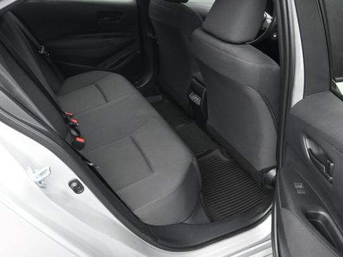 Used 2025 Toyota Corolla LE FWD image 10