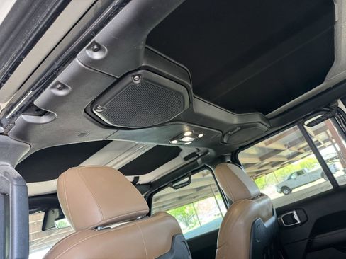 Used 2021 Jeep Wrangler Unlimited Rubicon image 30