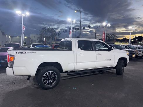 Used 2021 Toyota Tacoma TRD Sport w/ Technology Package image 5